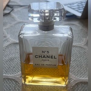 CHANEL No.5 Eau de Parfum — Clear Bottle with Golden Liquid 200 ml 45% full